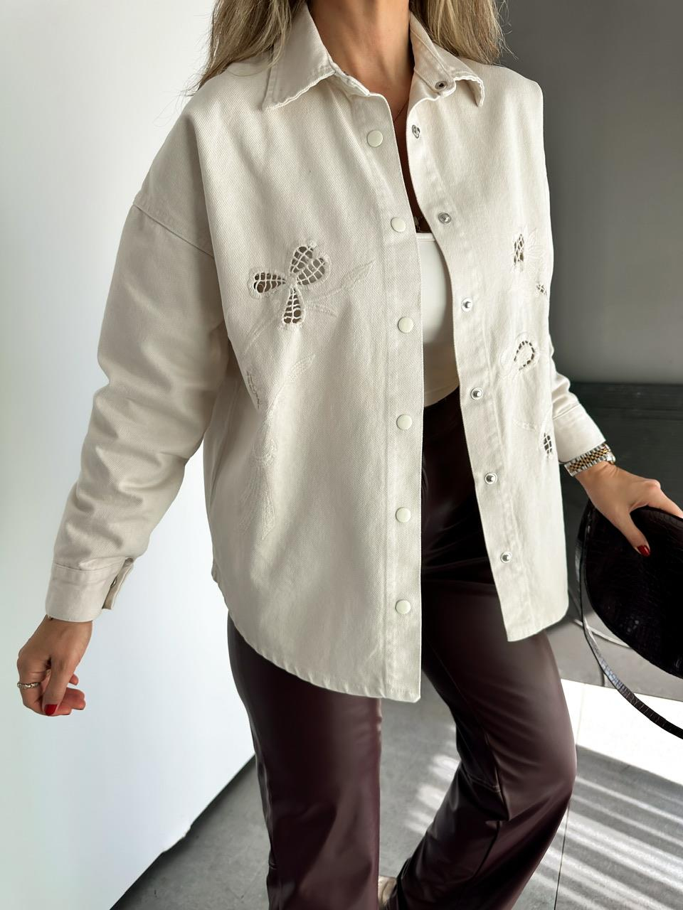 Krem Nakışlı Marka Model Ceket