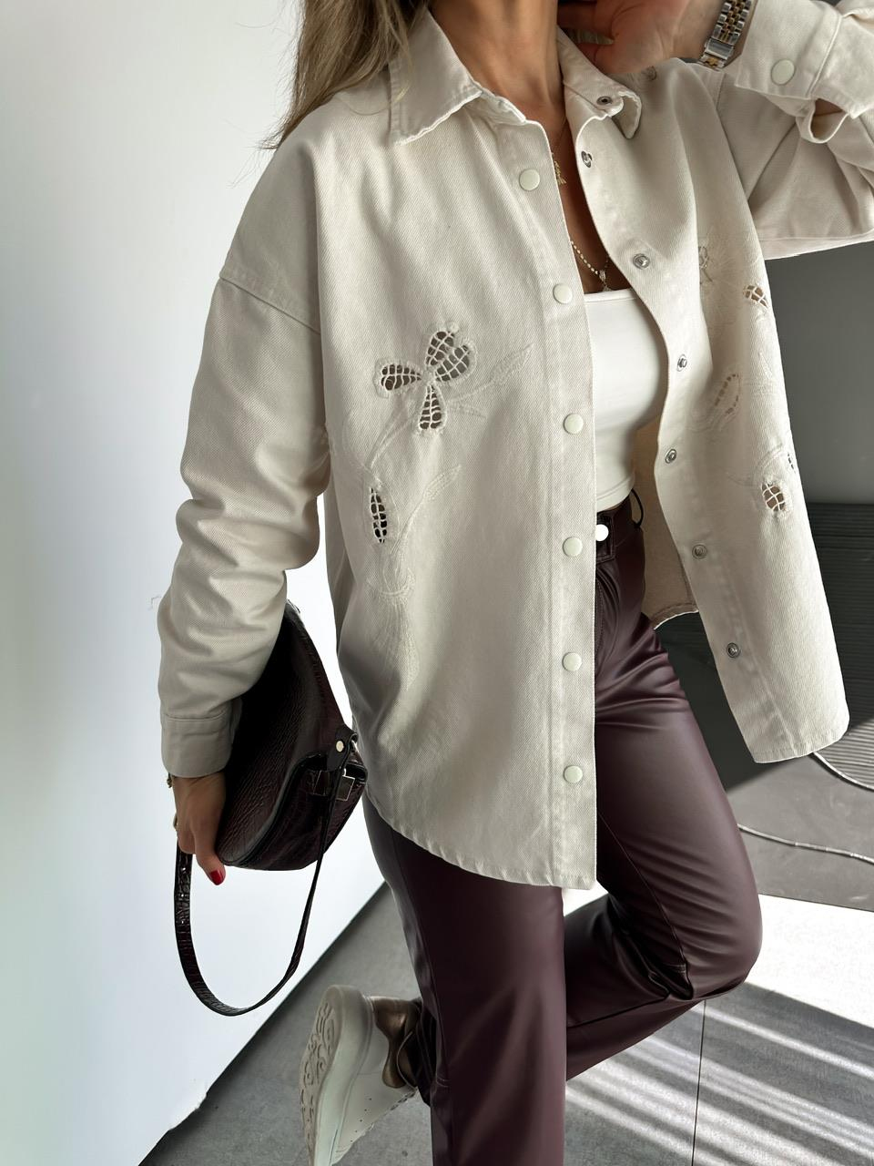 Krem Nakışlı Marka Model Ceket