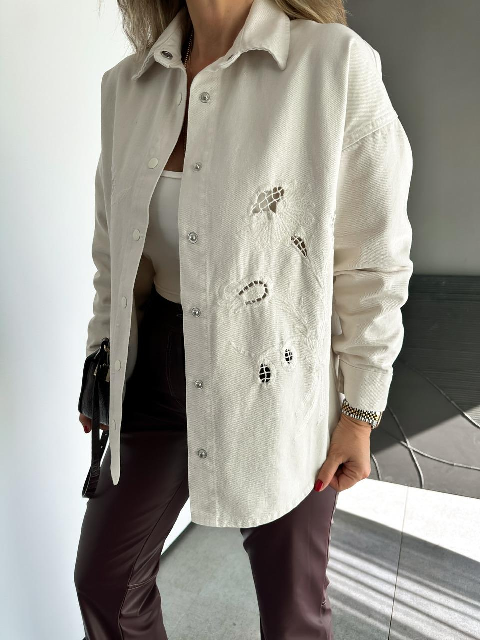 Krem Nakışlı Marka Model Ceket