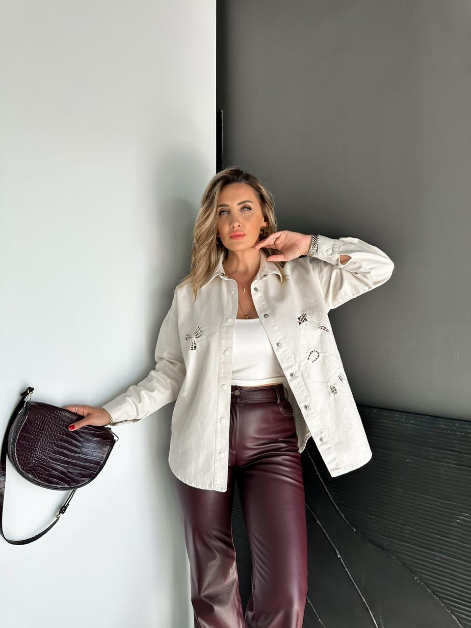 Krem Nakışlı Marka Model Ceket