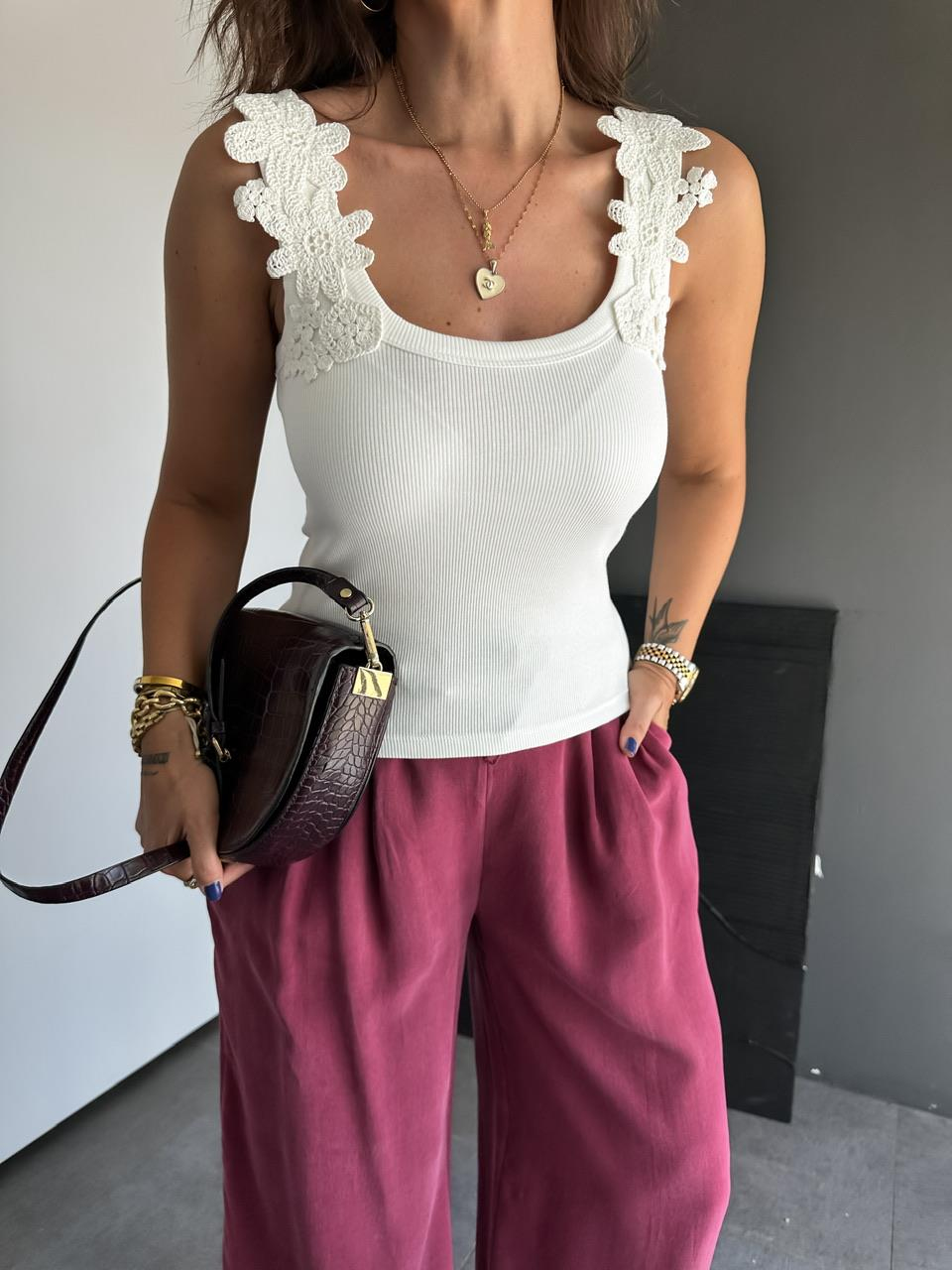 Krem Omuzları Dantelli Atlet