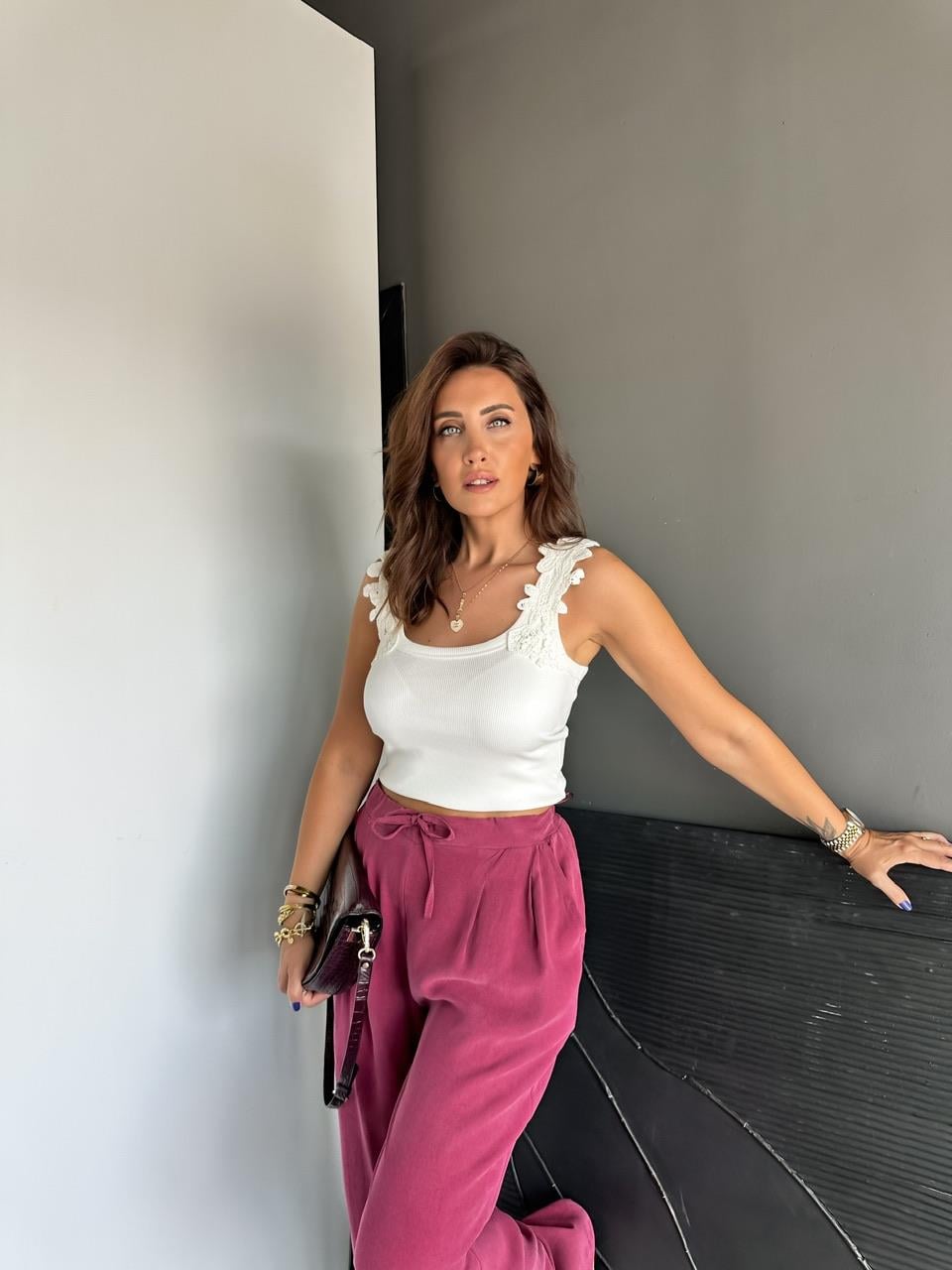Krem Omuzları Dantelli Atlet
