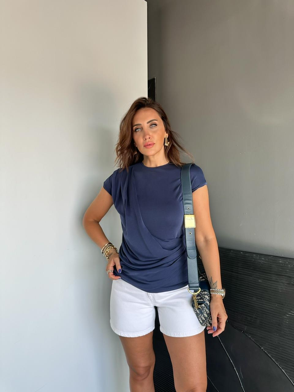 Lacivert Büzgü Detaylı Tshirt