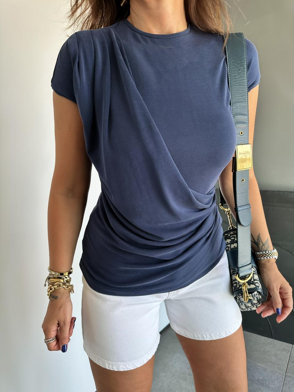 Lacivert Büzgü Detaylı Tshirt