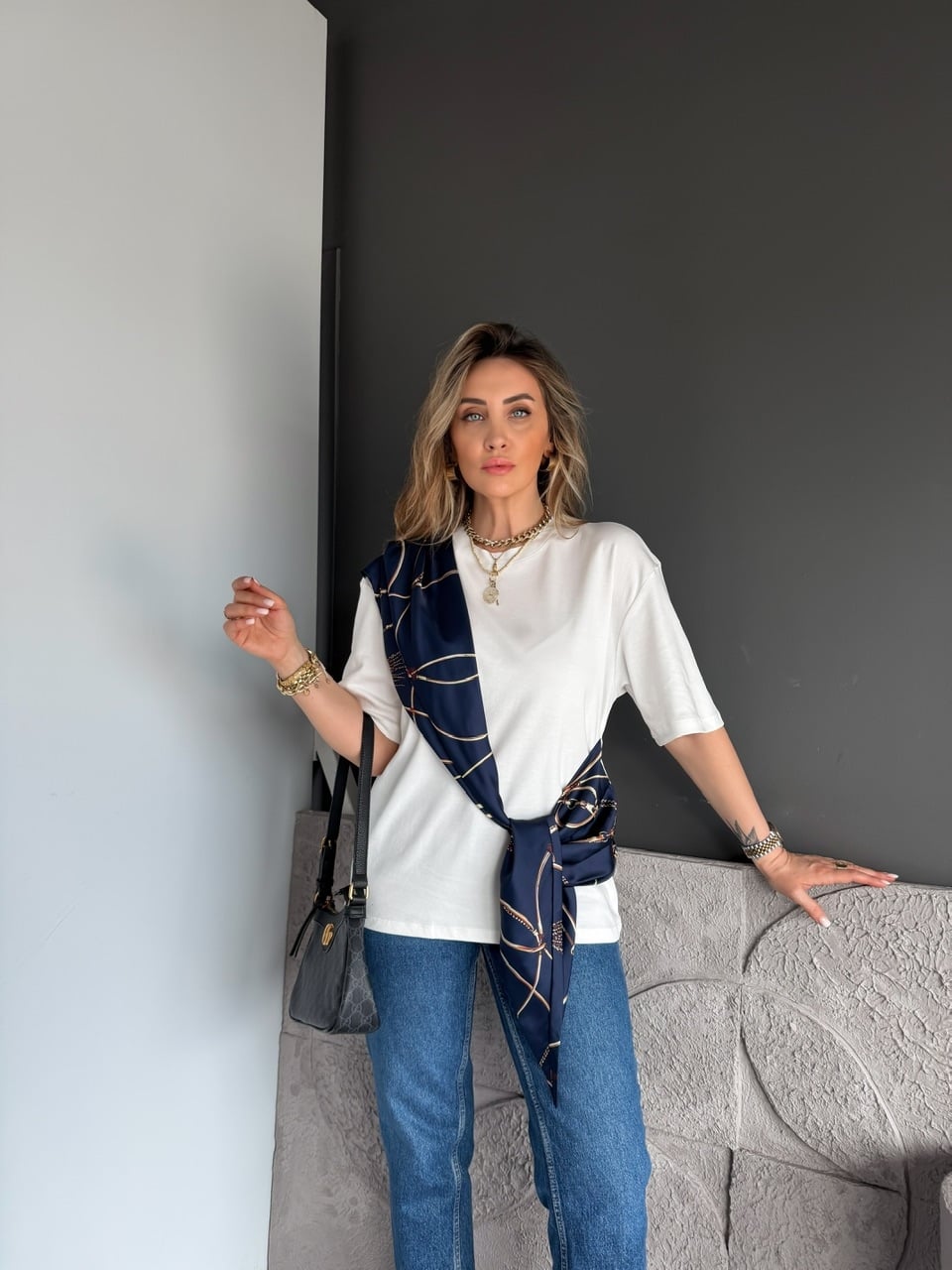 Lacivert Fular Bağlamalı Tshirt