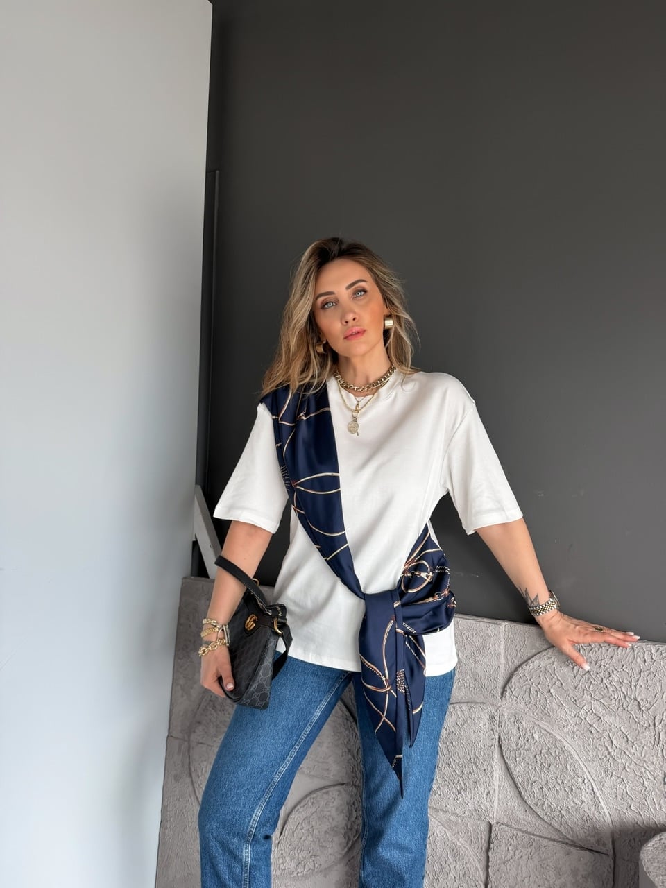 Lacivert Fular Bağlamalı Tshirt