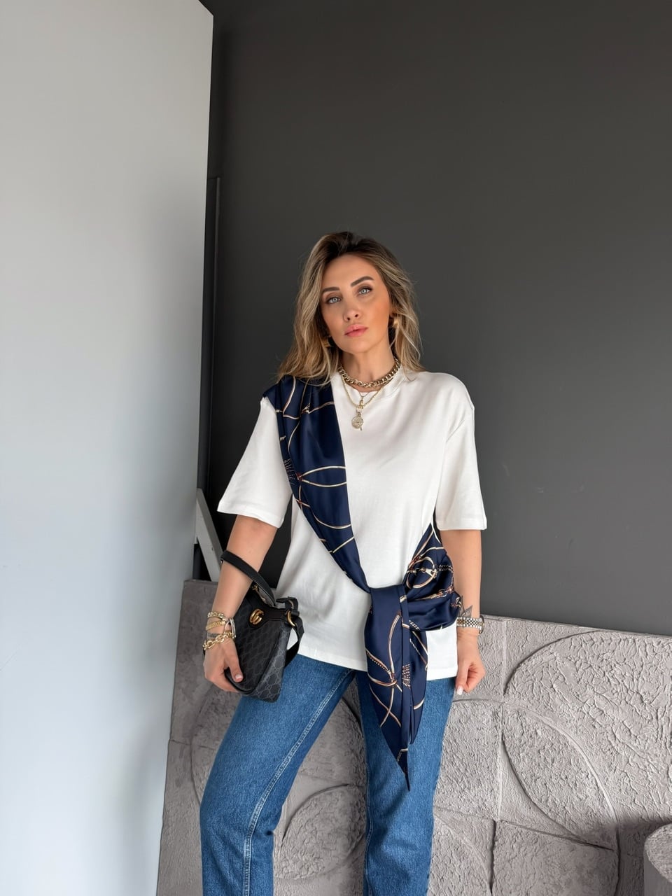 Lacivert Fular Bağlamalı Tshirt