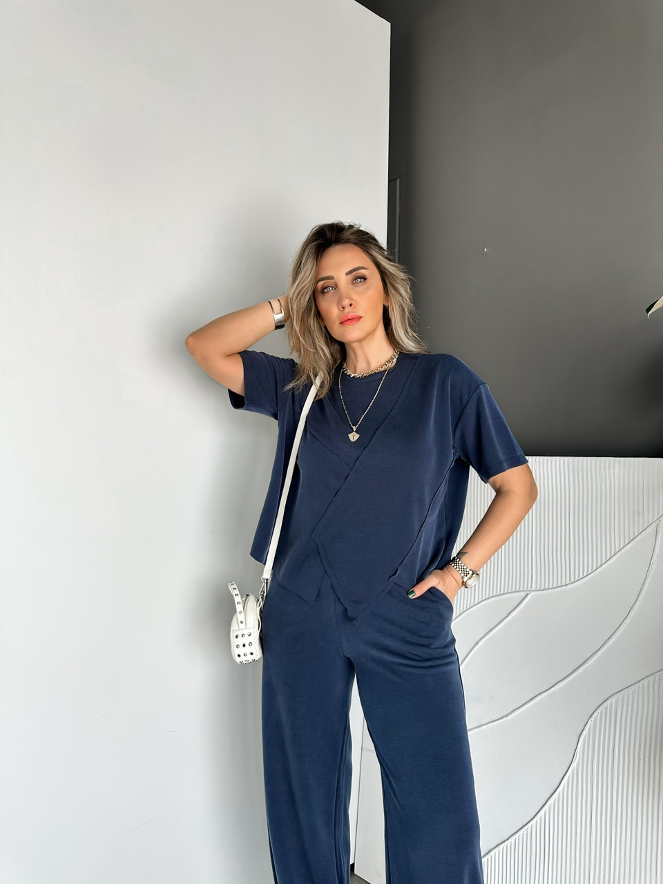 Lacivert Parça Dikişli Asimetrik Modal Takım