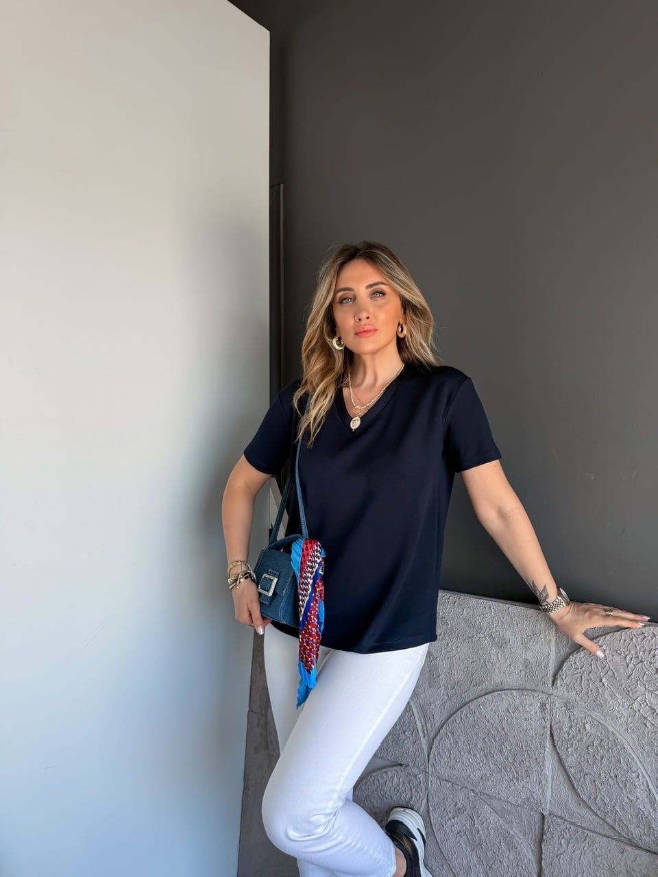 Lacivert V Yaka Modal Basic Tshirt