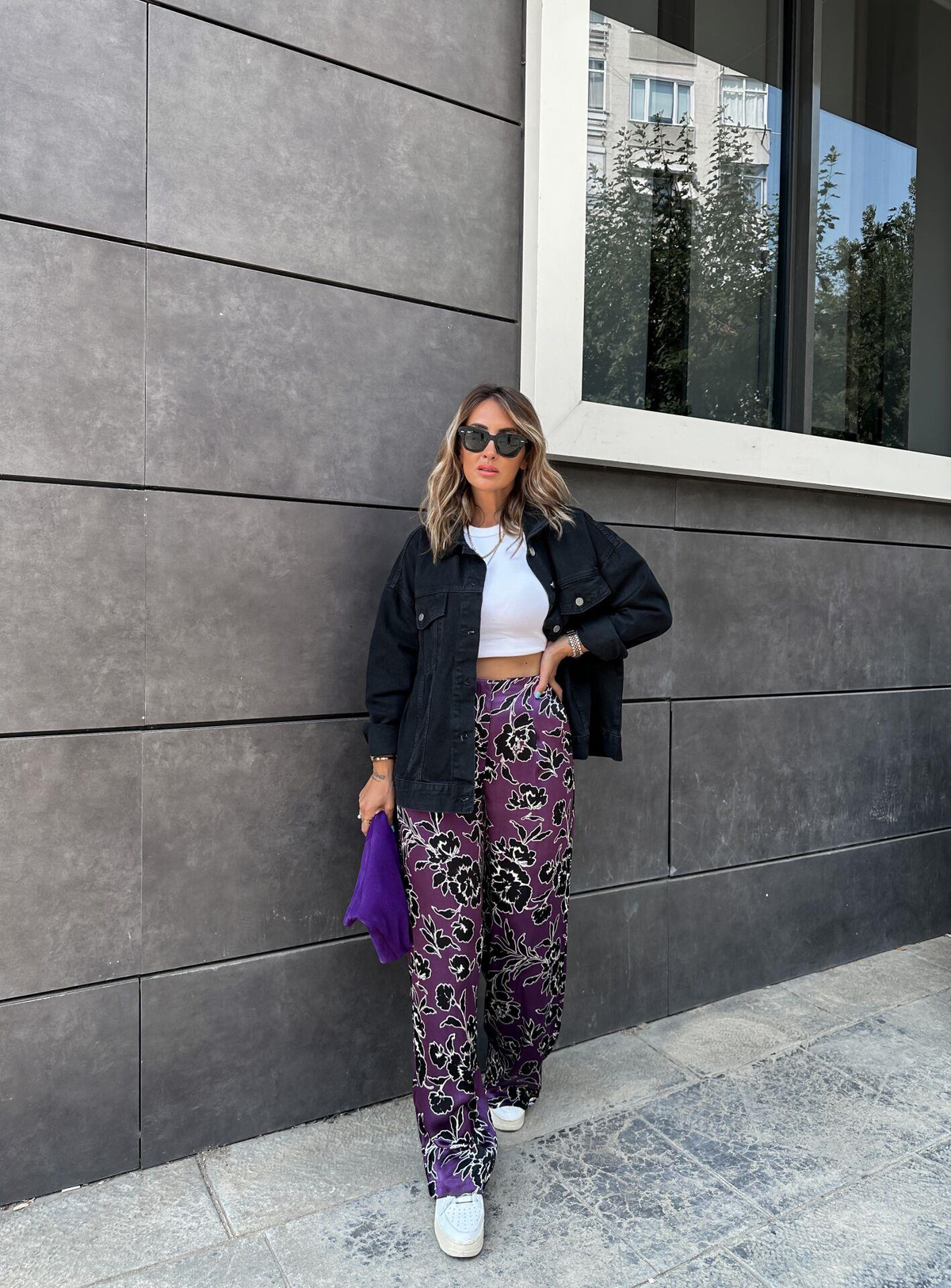 Mor Çiçek Desenli Saten Pantolon