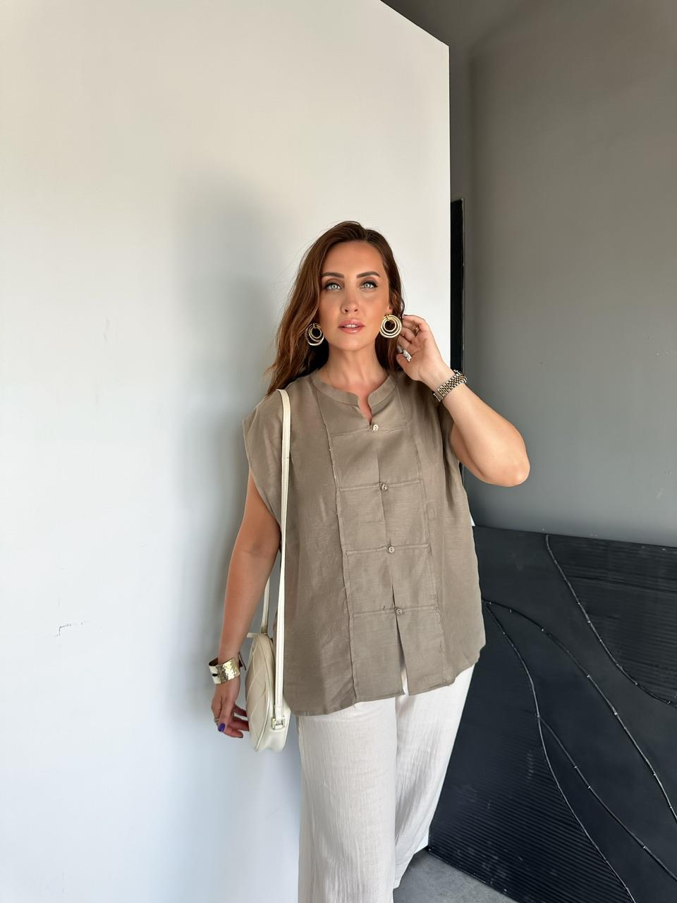 Naturel Yeşil Hakim Yaka Düğmeli Keten Gömlek