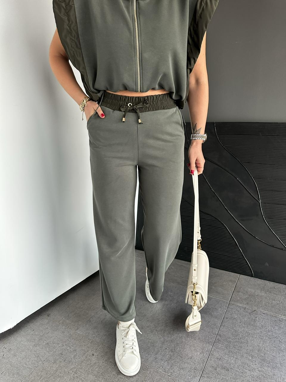 Naturel Yeşil Paraşüt Detaylı Yelekli Takım