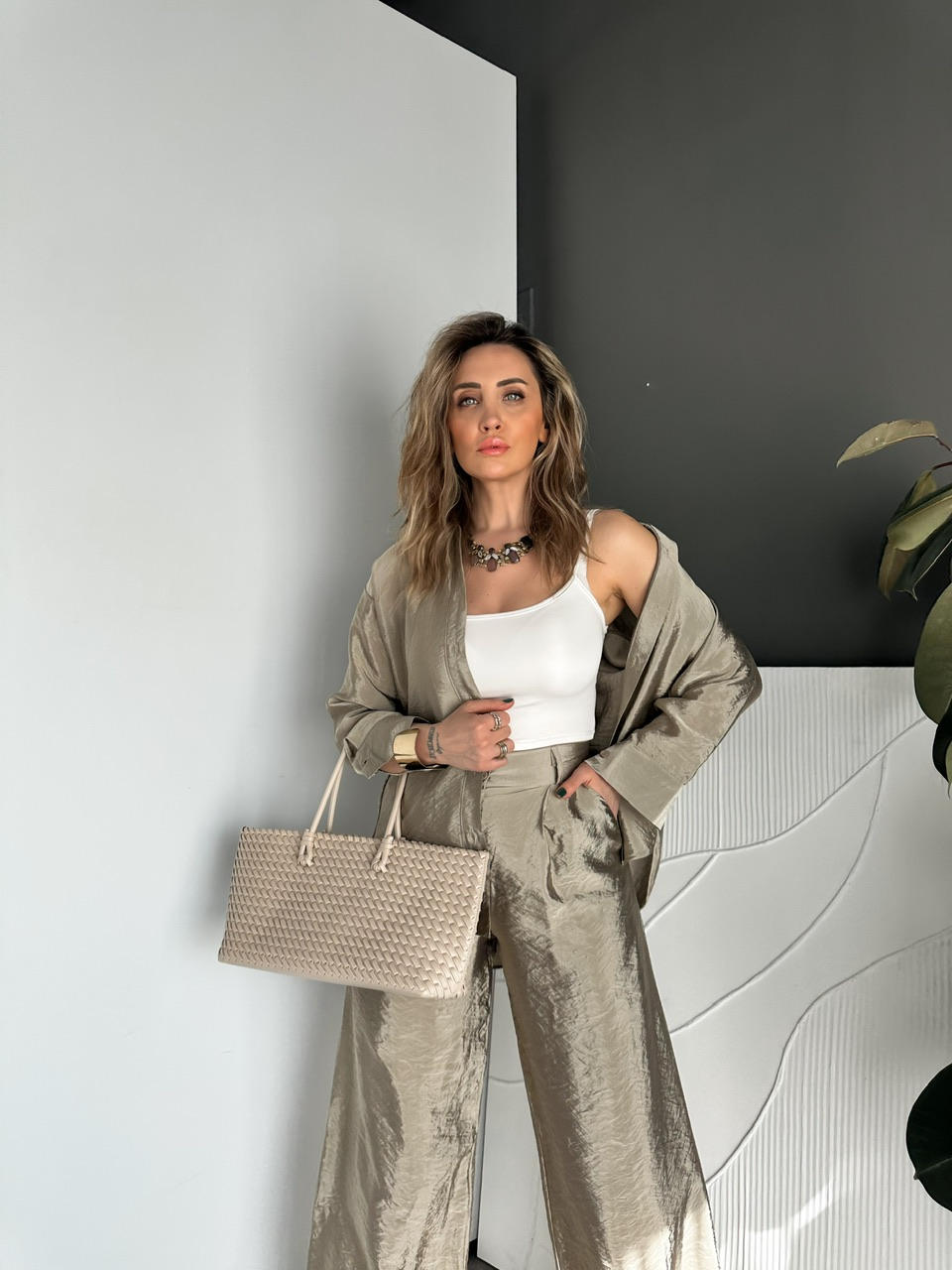 Naturel Yeşil Saten Gömlekli Bol Pantolon Takım