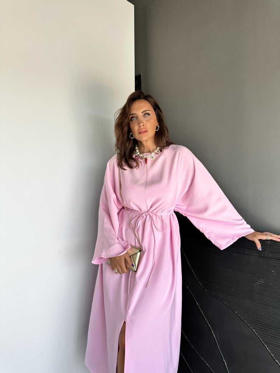 Pembe İpli Yırtmaçlı Fermuarlı Elbise