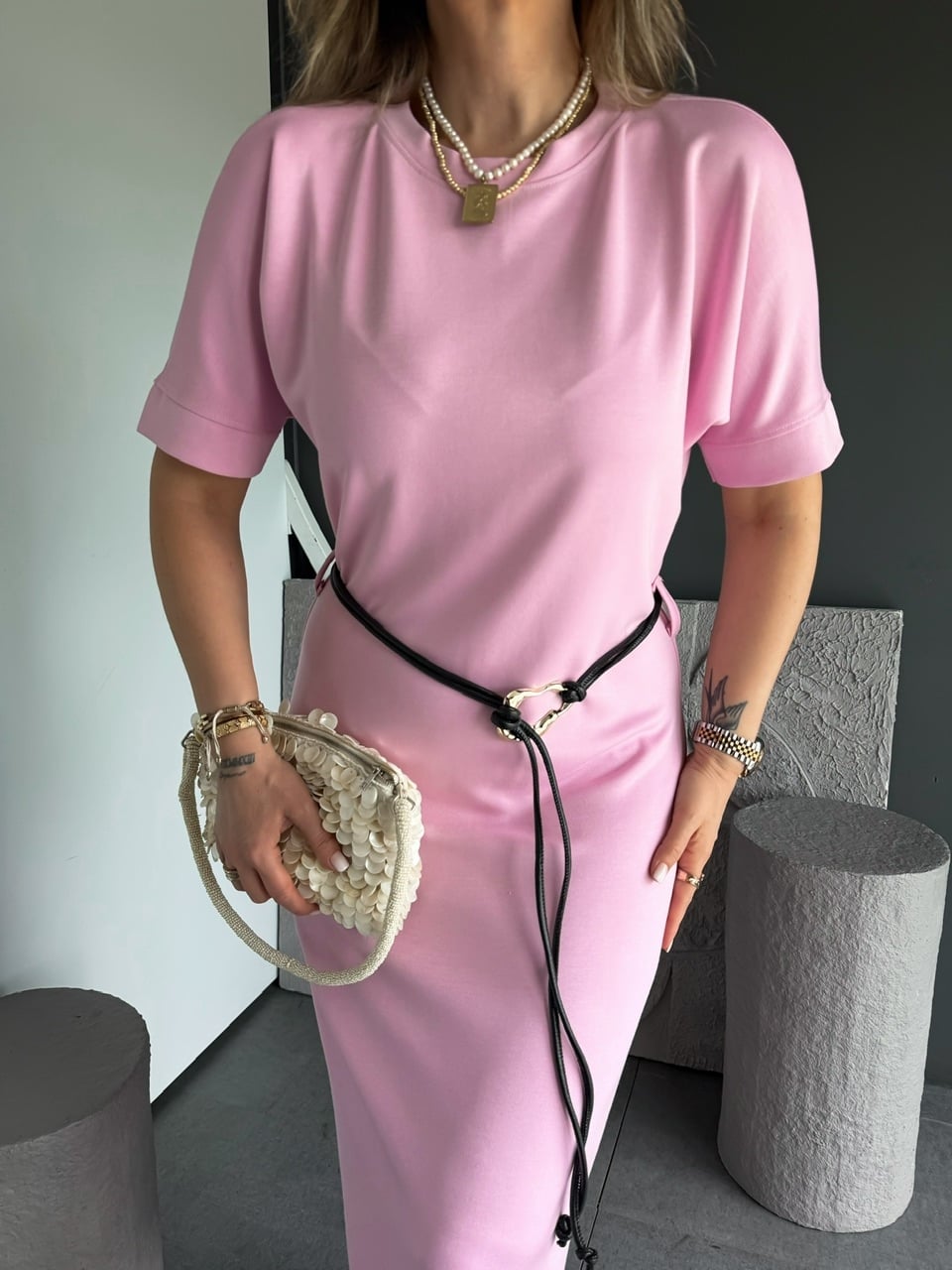 Pembe Kemer Aksesuarlı Modal Elbise