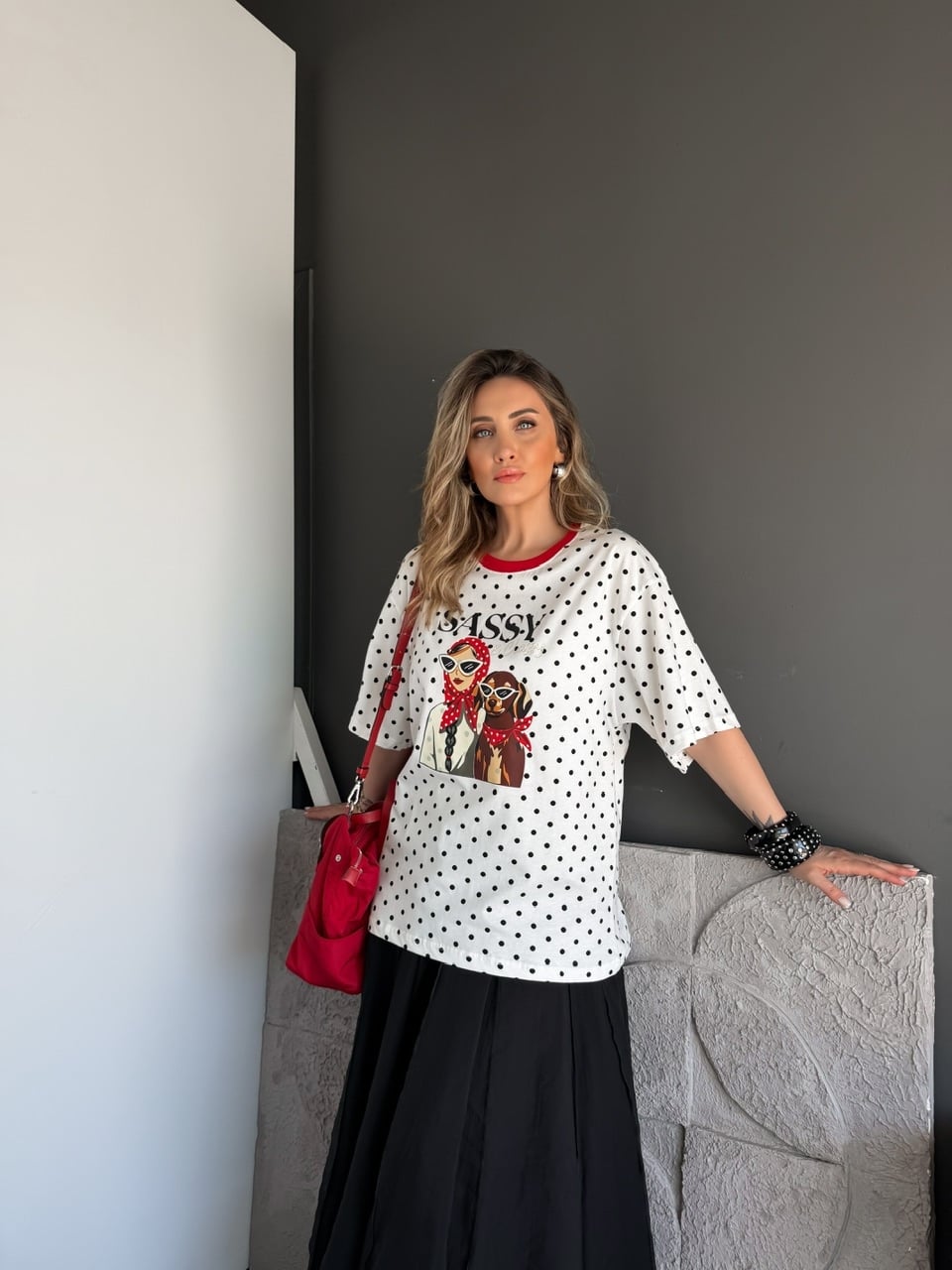 Puantiyeli Sassy Köpekli Tshirt