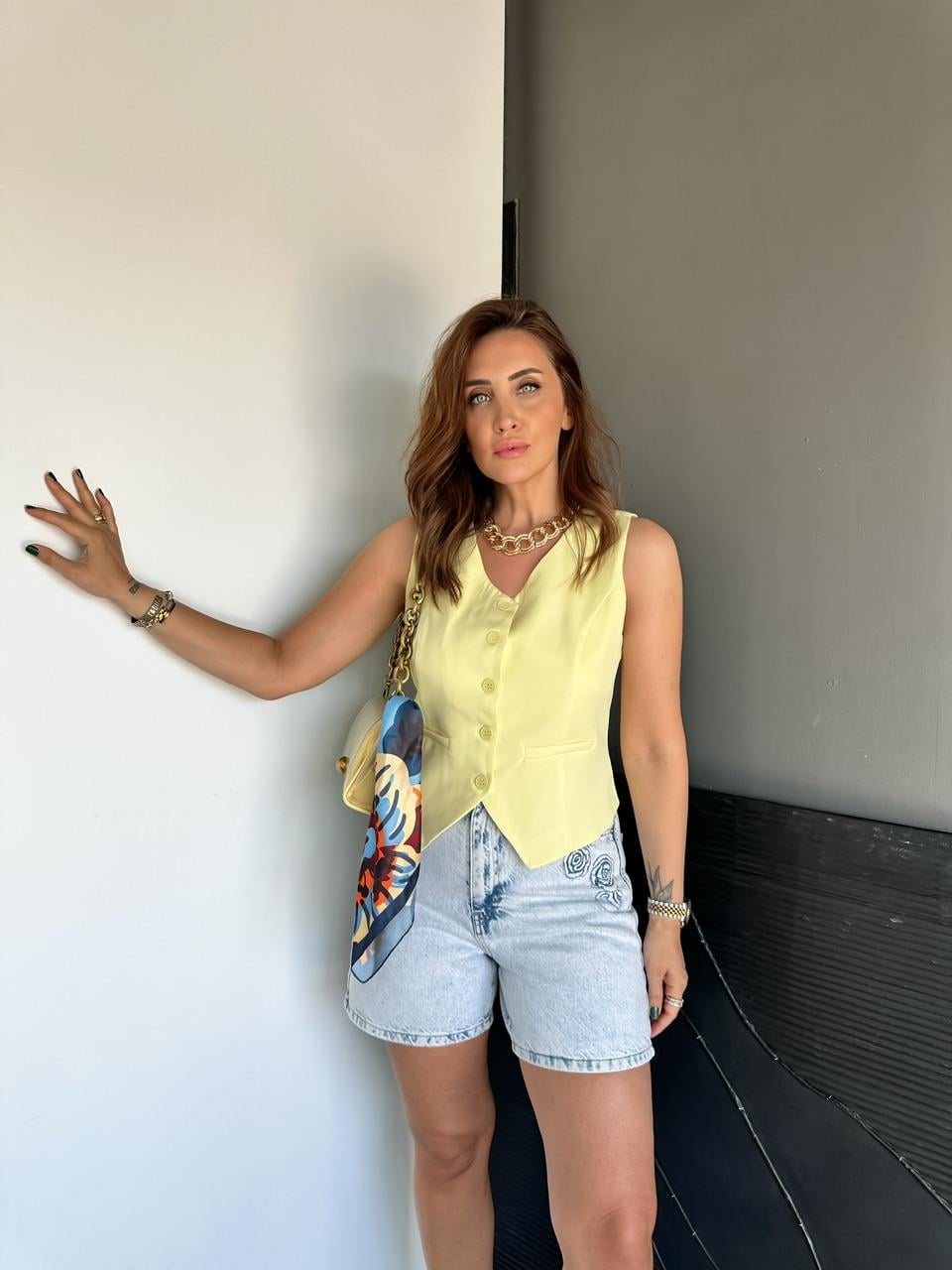 Sarı Asimetrik Kesim Yelek