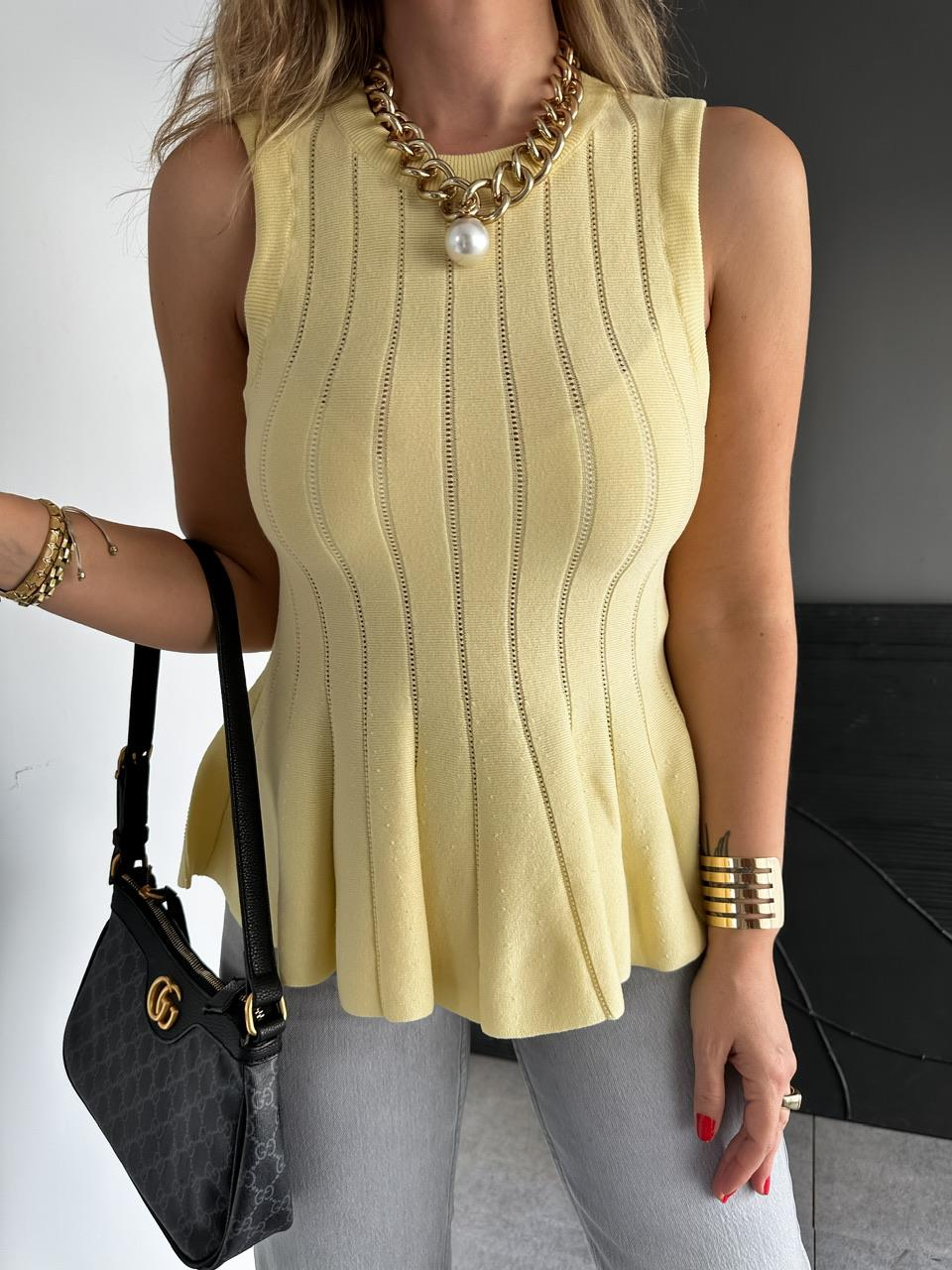 Sarı Belden Oturtmalı Volanlı Bluz