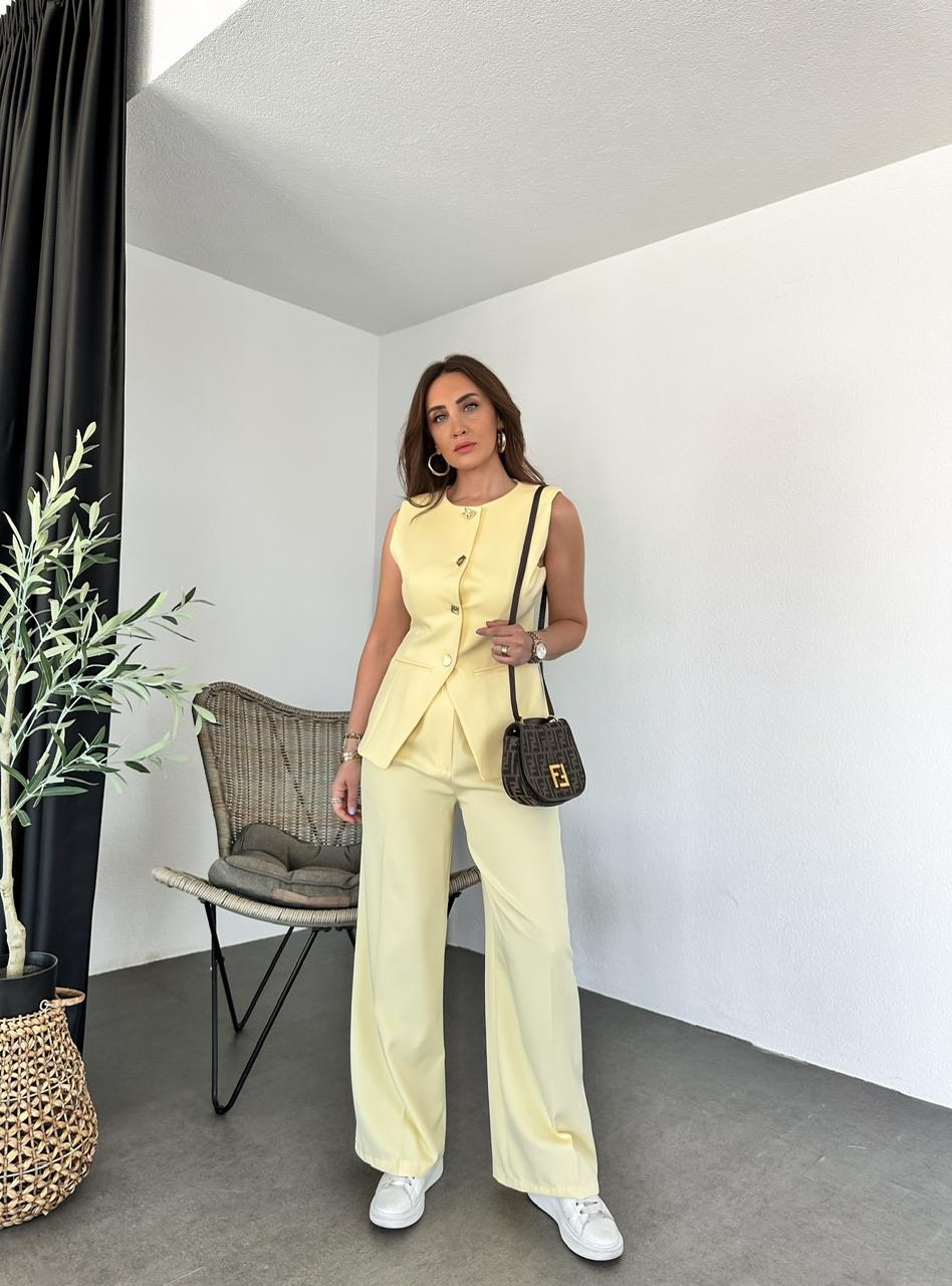 Sarı Gold Düğmeli Yelekli Takım