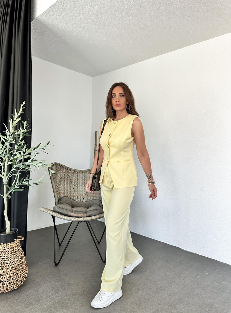 Sarı Gold Düğmeli Yelekli Takım