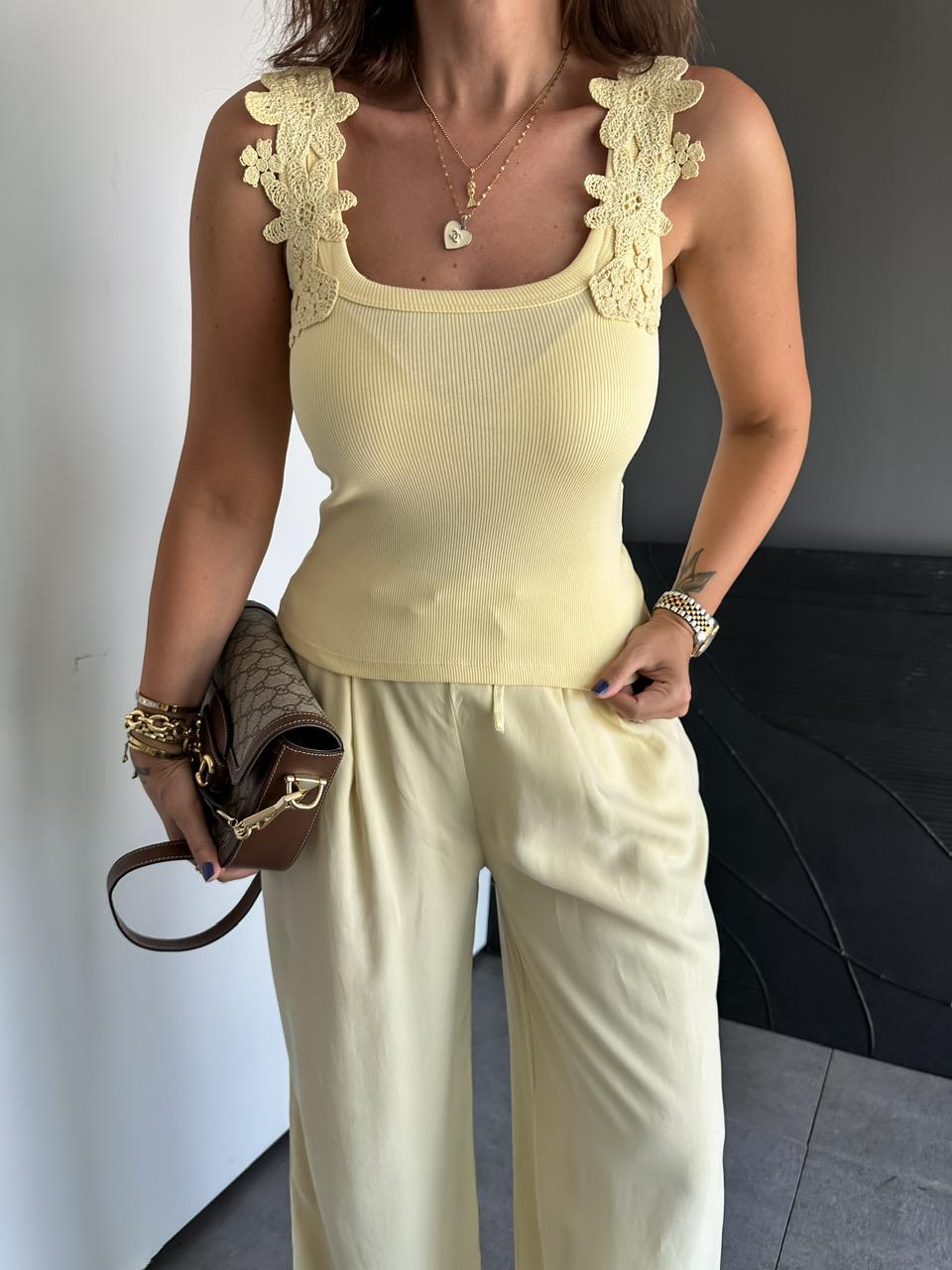 Sarı Omuzları Dantelli Atlet