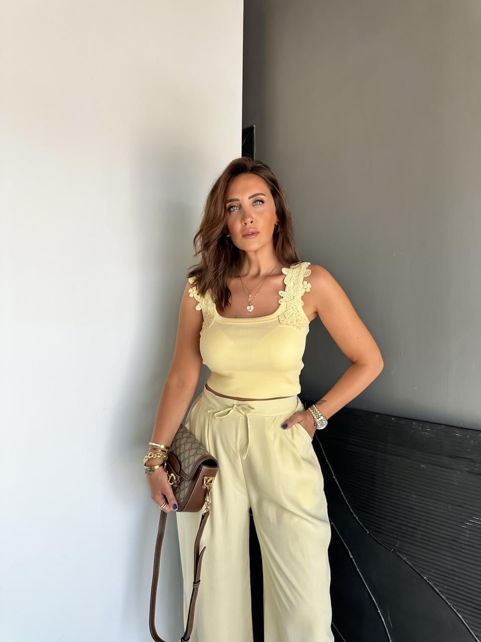 Sarı Omuzları Dantelli Atlet