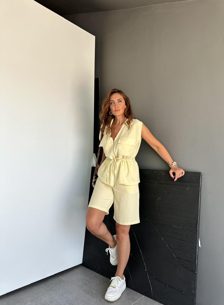 Sarı Yeleği Fermuarlı Şortlu Takım