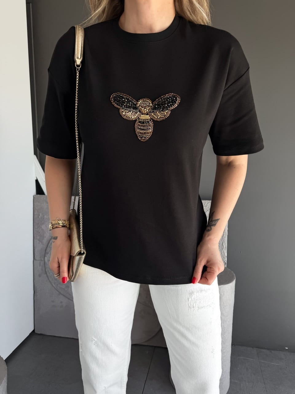 Siyah Arı İşlemeli Cotton Tshirt
