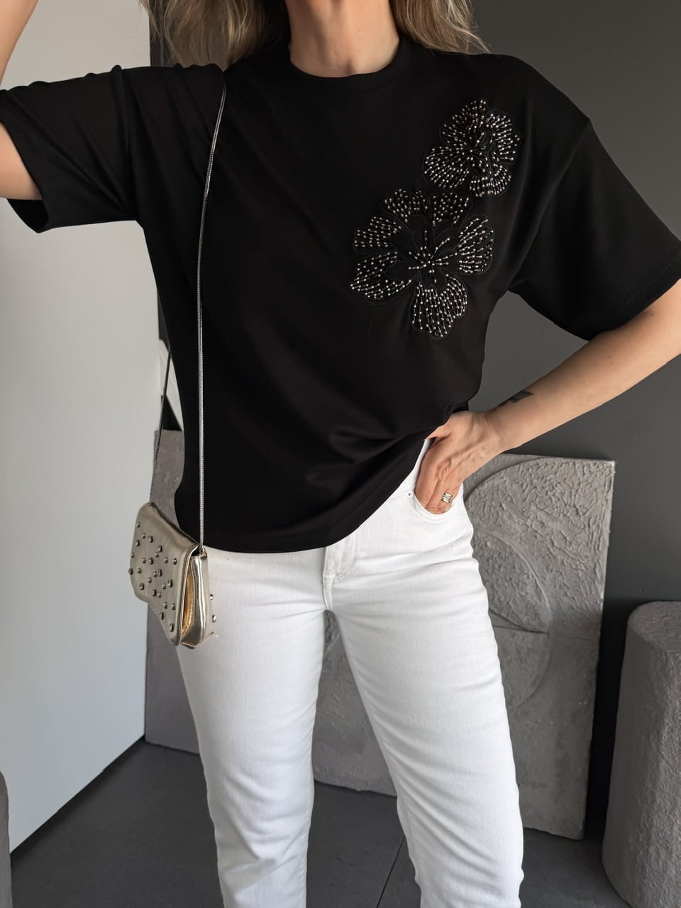Siyah Boru Boncuklu Marka Model Tshirt