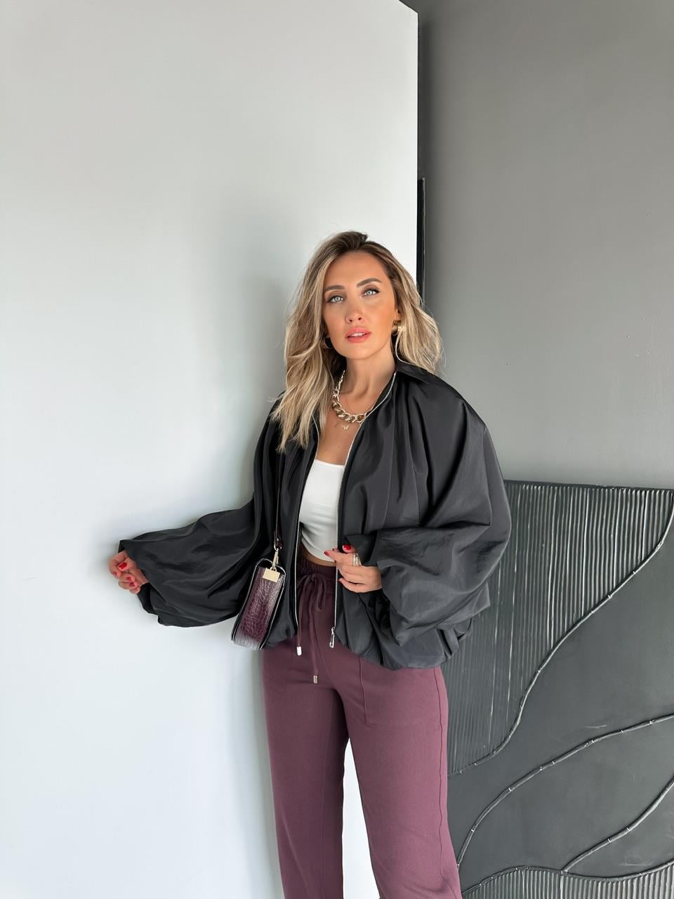 Siyah Büzgü Detaylı Bomber Ceket