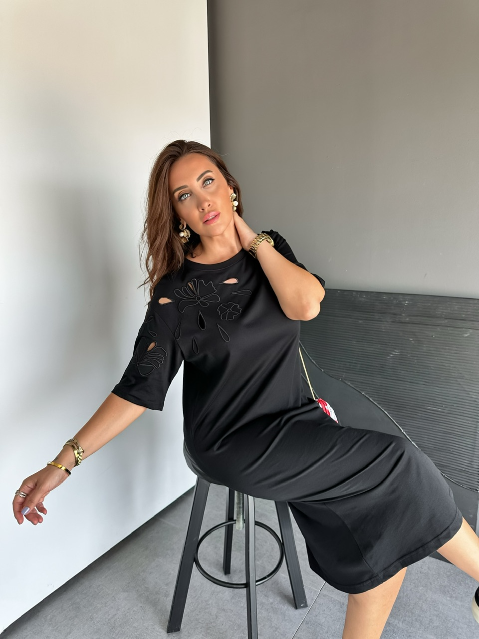 Siyah Çiçek Nakışlı Cotton Elbise