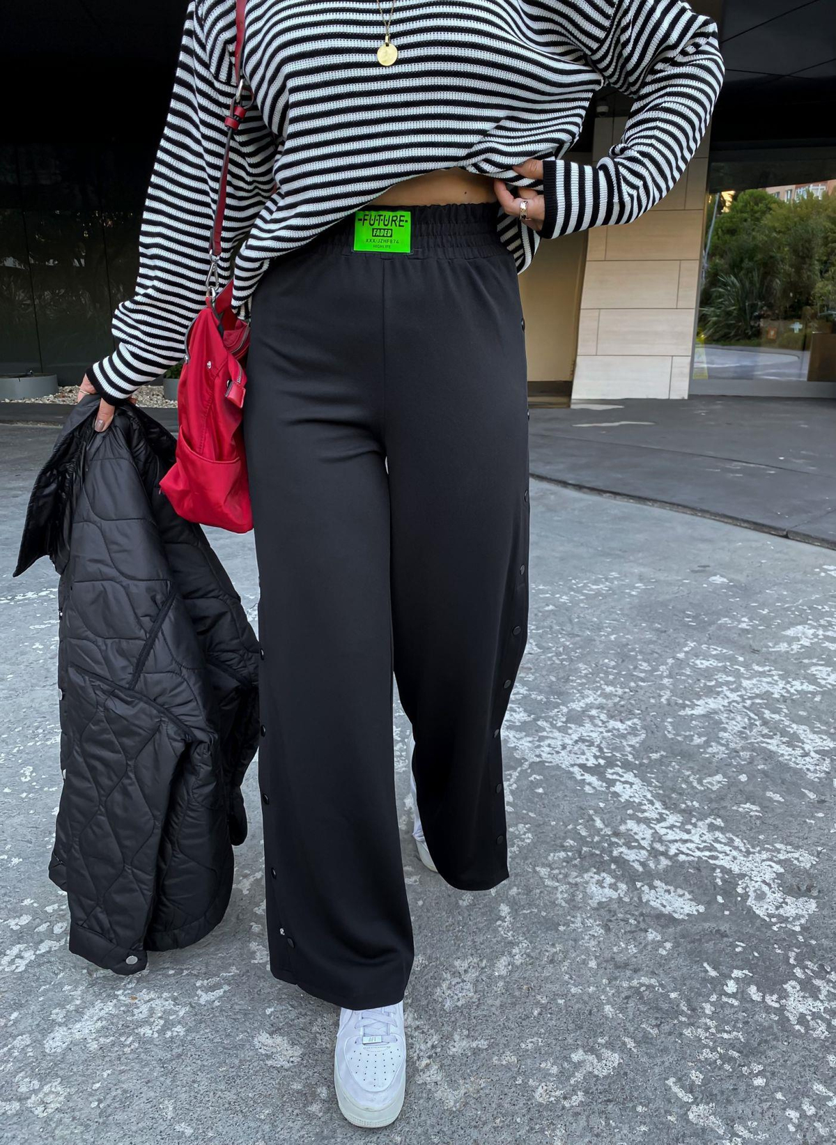 Siyah Çıtçıtlı Bol Pantolon