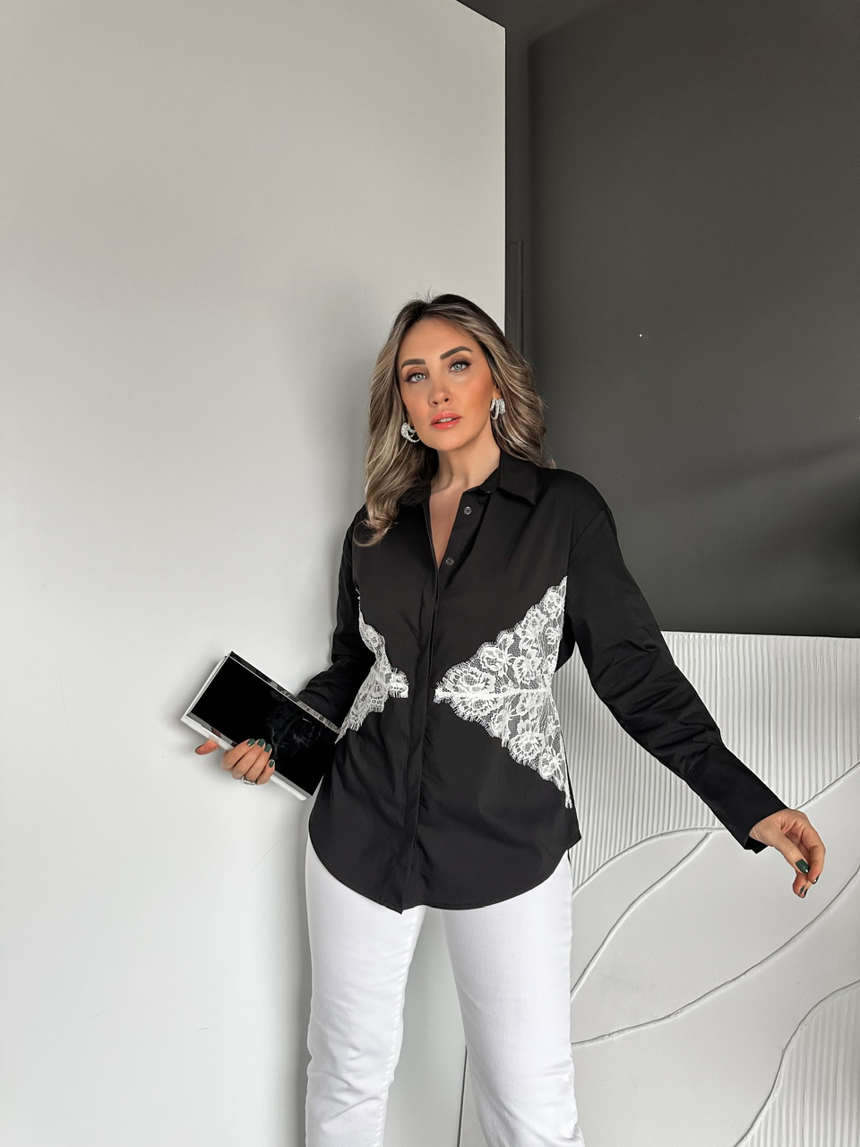 Siyah Dantelli Bağlamalı Gömlek