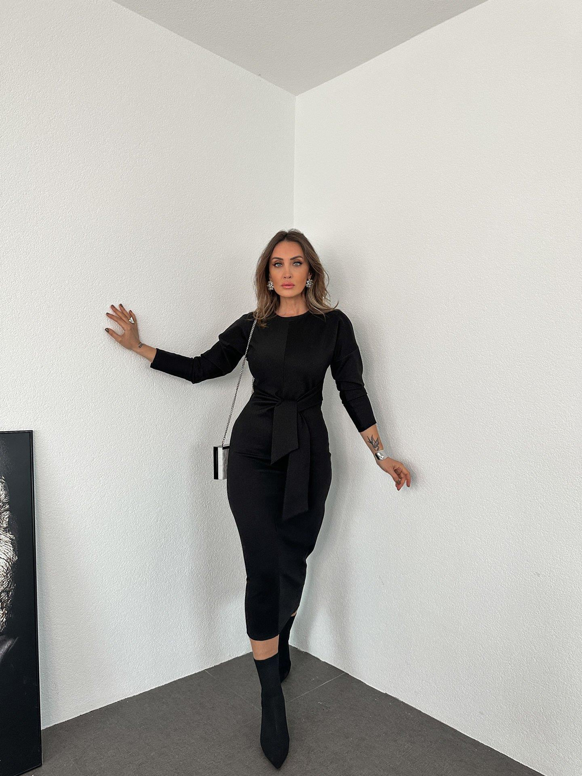 Siyah Düğüm Detaylı Likralı Elbise