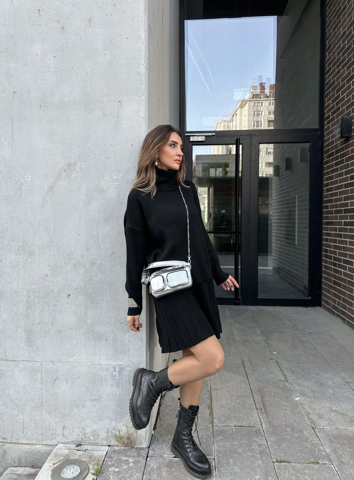 Siyah Etekli Triko Takım