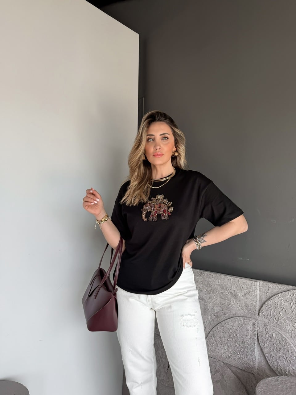 Siyah Fil Nakışlı Cotton Tshirt