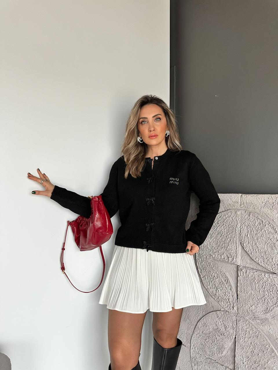 Siyah Fiyonklu Miu Hırka