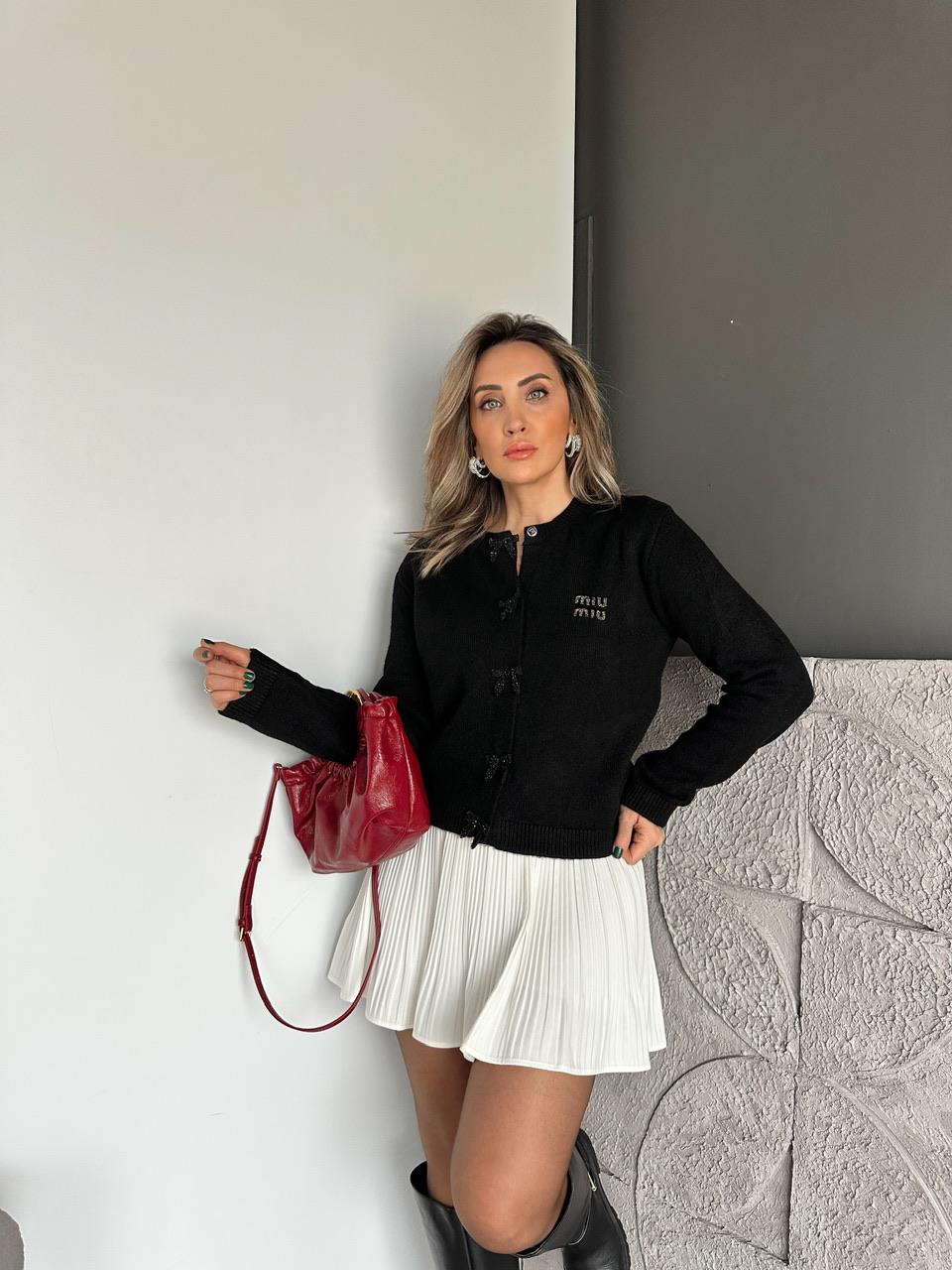Siyah Fiyonklu Miu Hırka