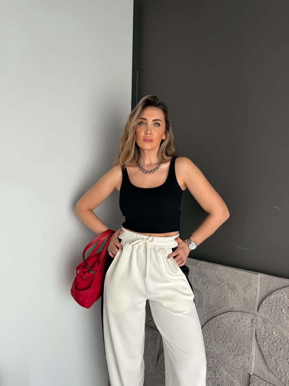 Siyah İnce Askılı Biyeli Atlet