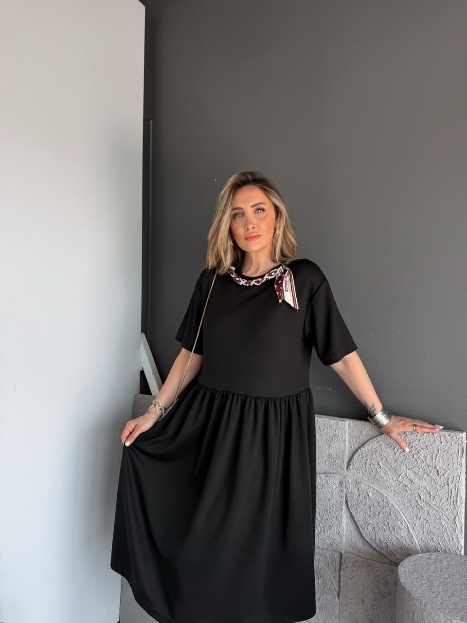 Siyah İnci Fular Bol Modal Elbise