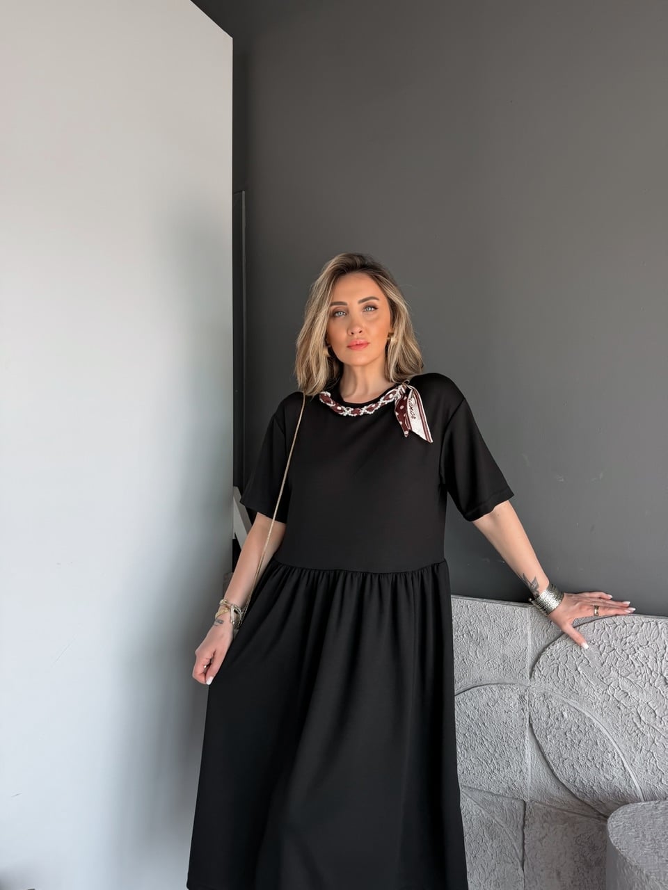 Siyah İnci Fular Bol Modal Elbise