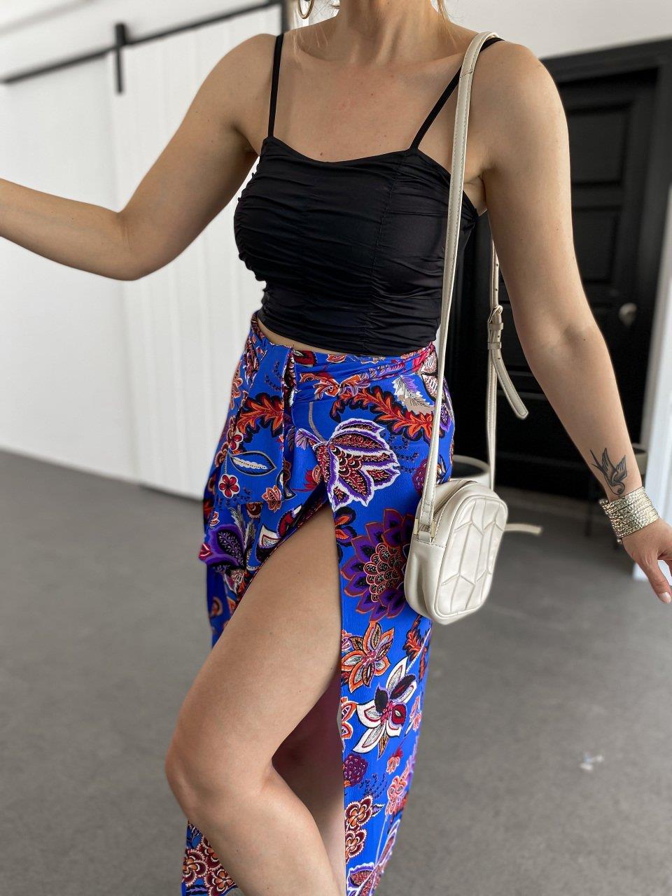 Siyah İp Askılı Drapeli Crop