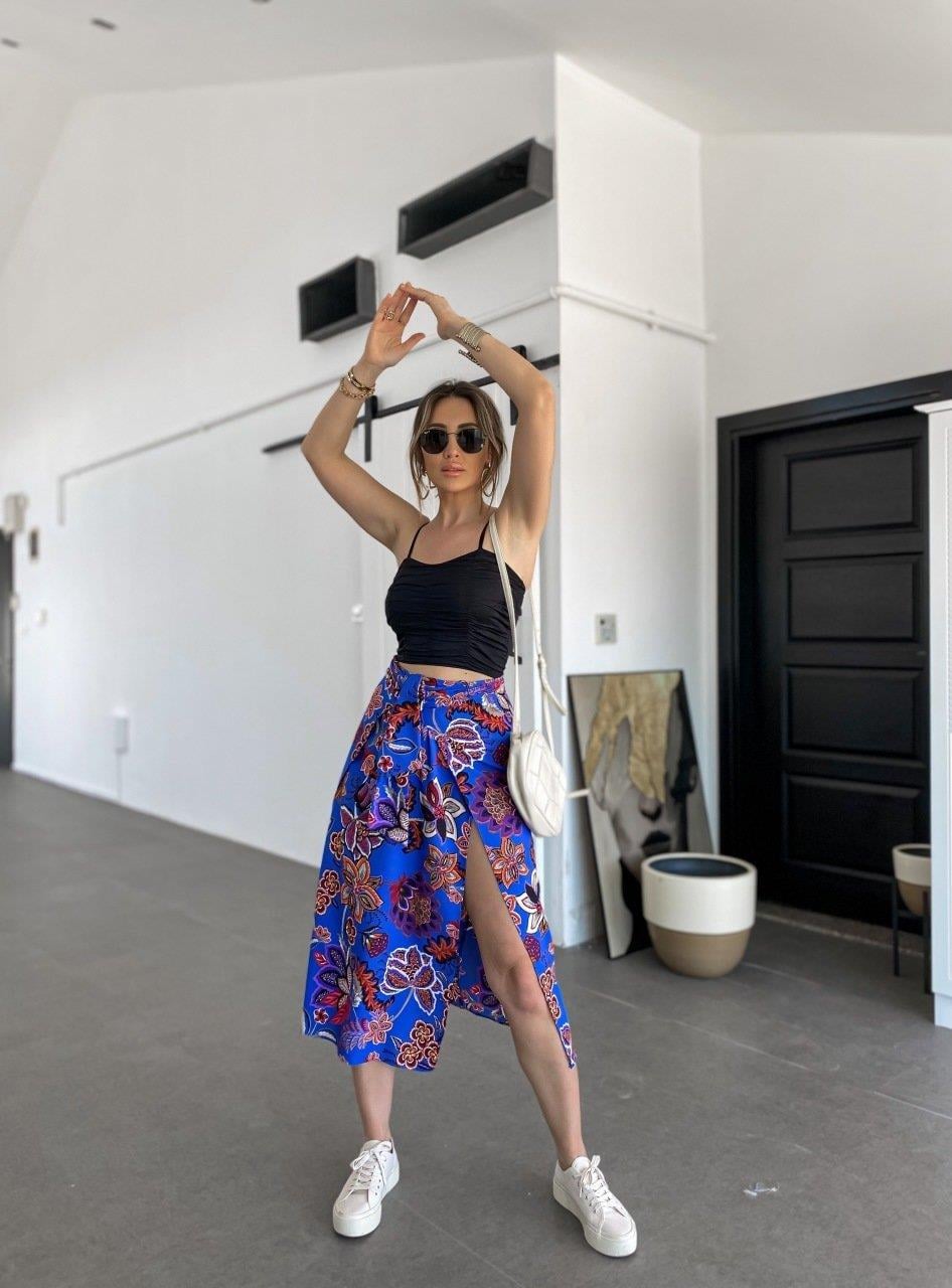 Siyah İp Askılı Drapeli Crop