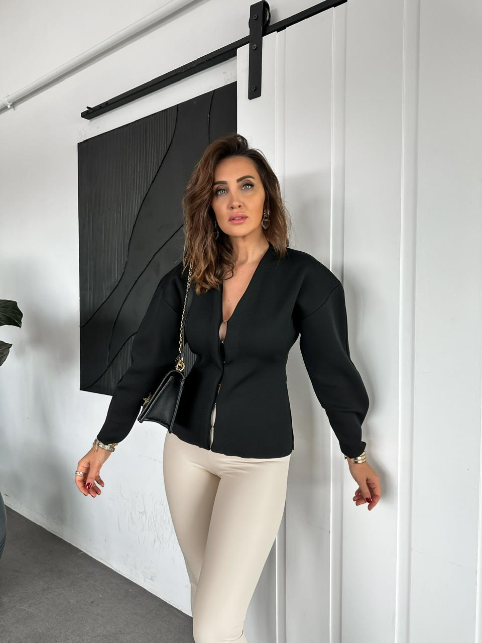 Siyah Kancalı Çelik Örme Hırka