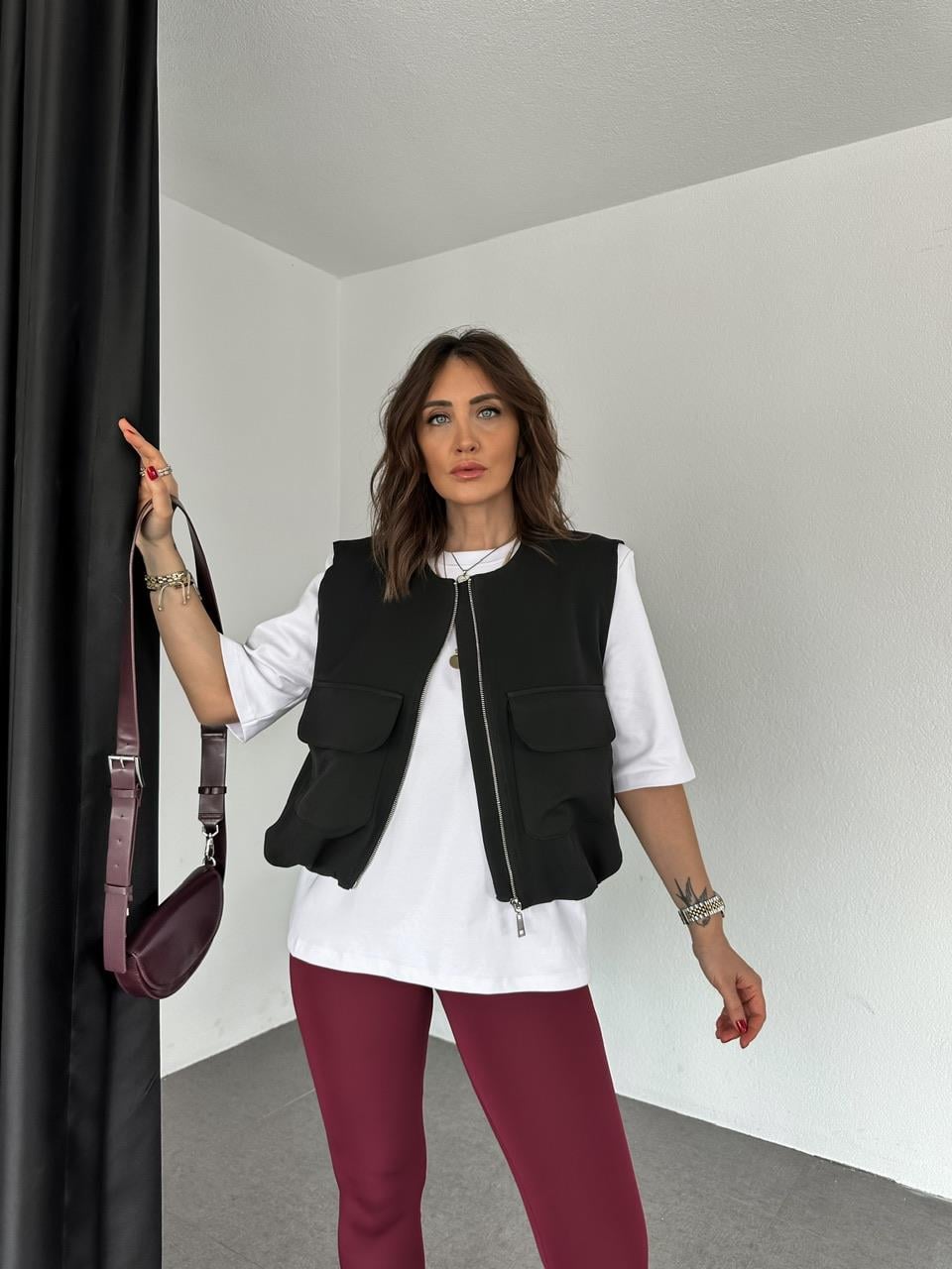 Siyah Kapak Cepli Büzgülü Yelek