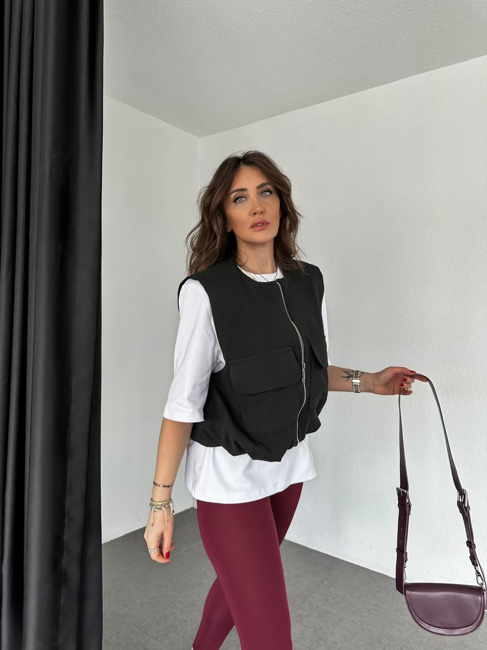 Siyah Kapak Cepli Büzgülü Yelek