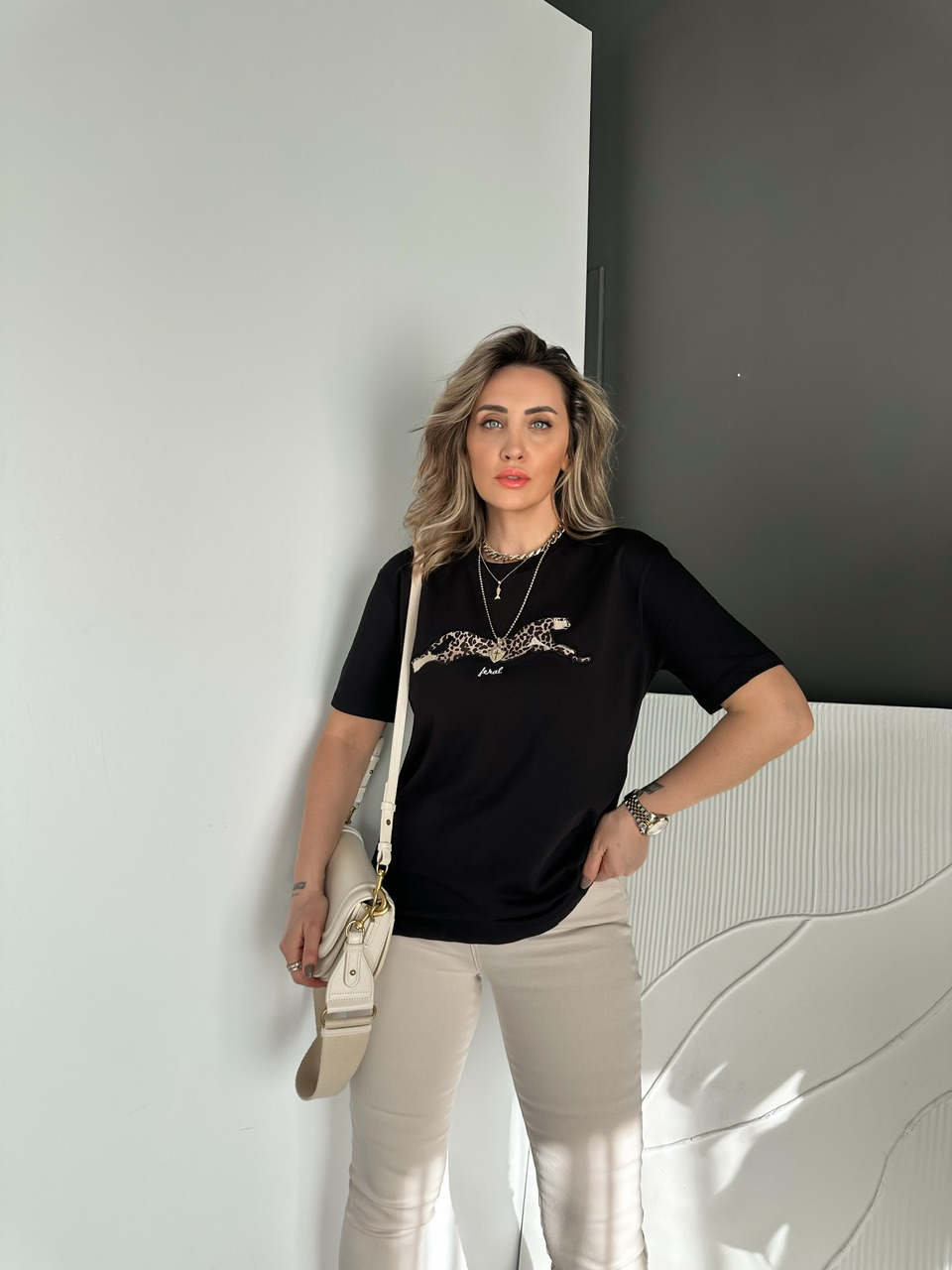Siyah Kaplan Figürlü Tshirt