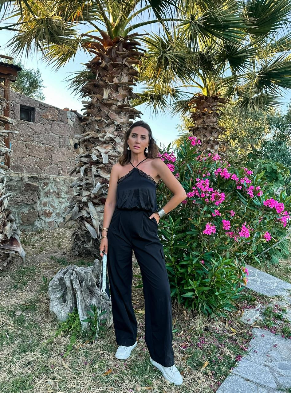 Siyah Kargo Cepli Saten Detaylı Tulum