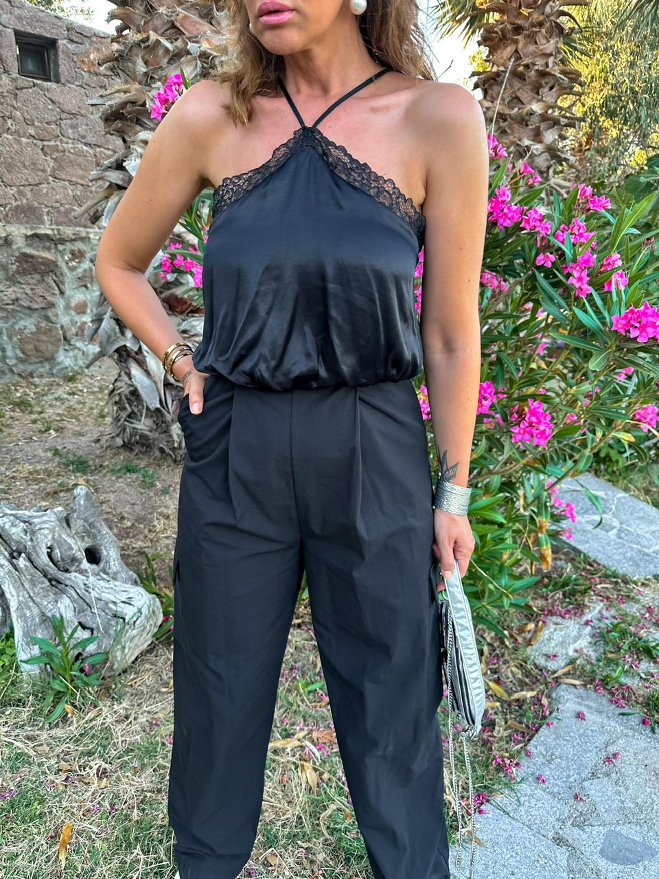 Siyah Kargo Cepli Saten Detaylı Tulum