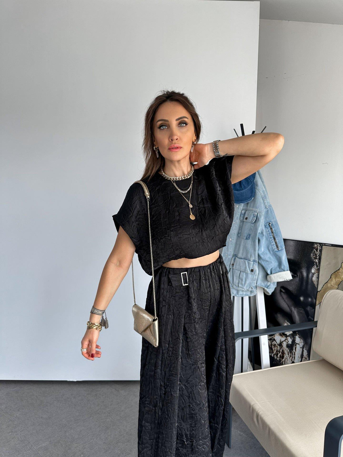 Siyah Kırışık Kumaş Tasarım Takım